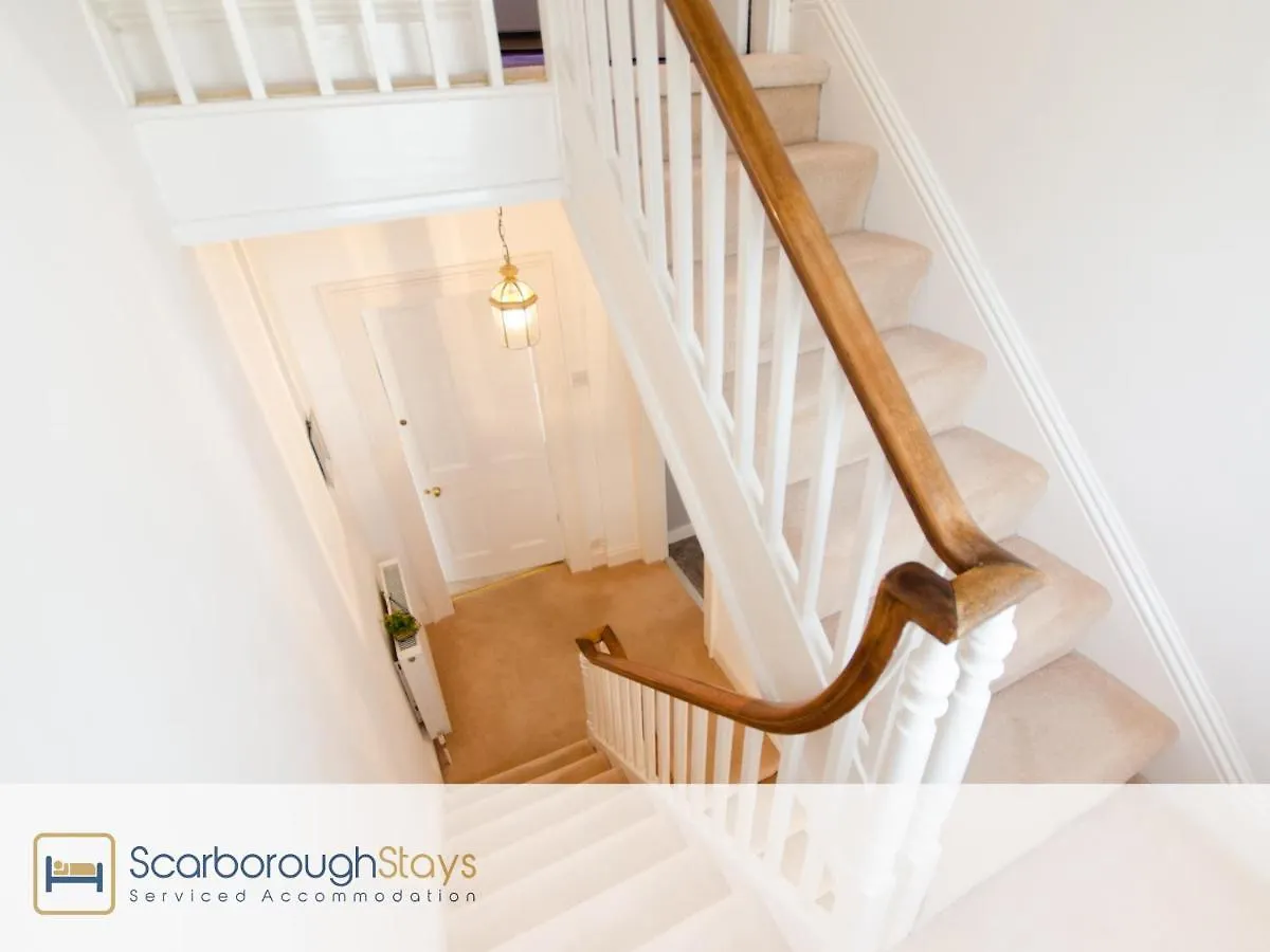 Scarborough Central Townhouse בית נופש